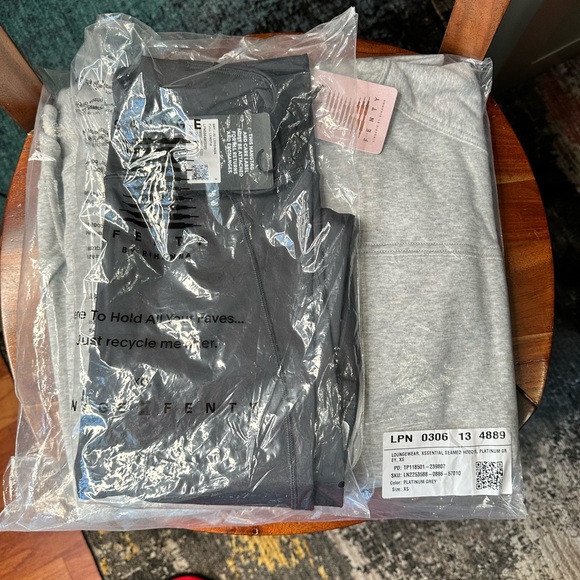 Savage X Fenty Platinum Grey Xssential Seamed Hoodie & Black Sky-Hi Leggings - Picture 7 of 14